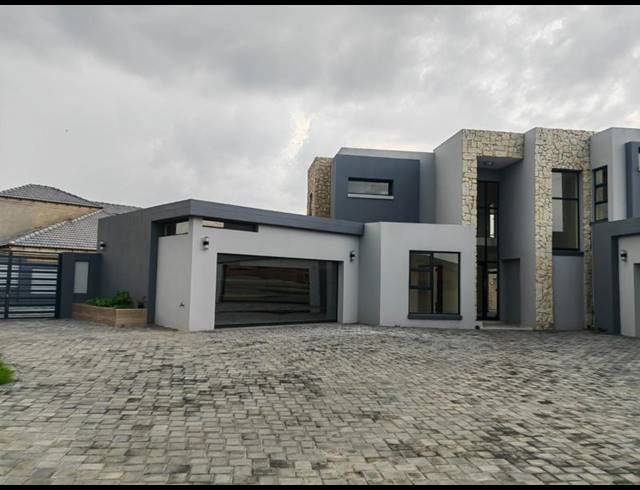 5 BEDROOM PROPERTY TO RENT IN SIX FOUNTAINS RESIDENTIAL ESTATE